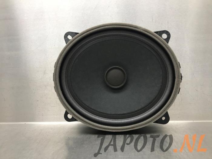 Używane Glosnik Lexus LBX 1.5 Hybrid 2WD Cena € 36,70 Procedura marży oferowane przez Japoto Parts B.V.