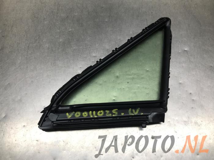 Usados Ventanilla triangular izquierda delante Lexus LBX 1.5 Hybrid 2WD Precio € 52,45 Norma de margen ofrecido por Japoto Parts B.V.