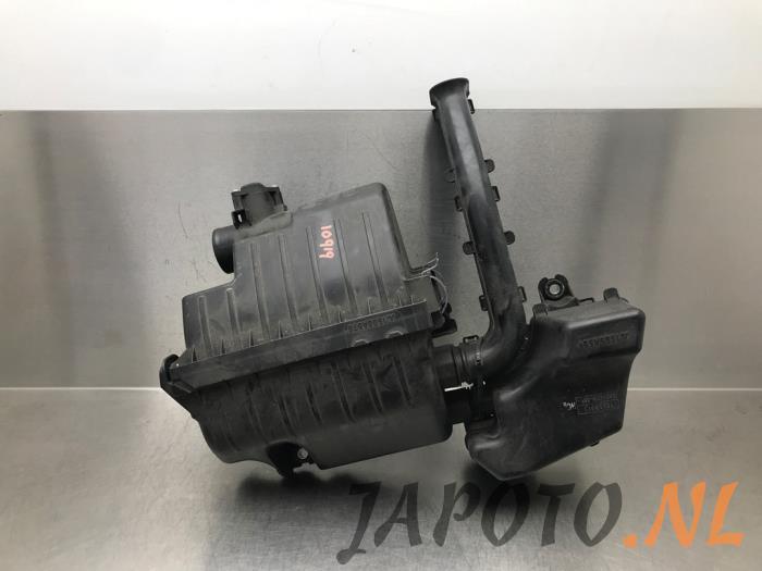Gebrauchte Luftfiltergehäuse Mitsubishi Space Star (A0) 1.0 12V Preis € 52,45 Margenregelung angeboten von Japoto Parts B.V.