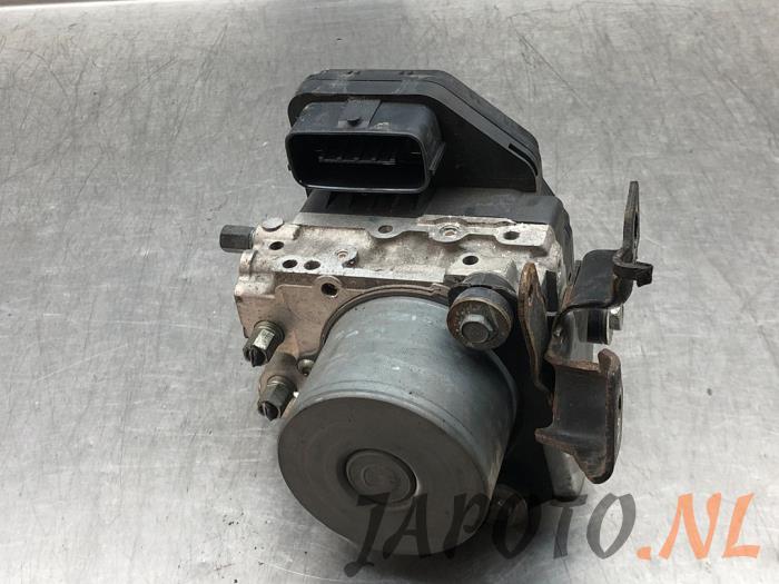 Używane Pompa ABS Mazda 6 SportBreak (GH19/GHA9) 1.8i 16V Cena € 104,95 Procedura marży oferowane przez Japoto Parts B.V.