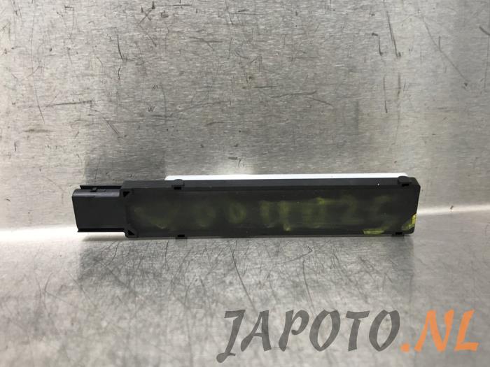 Używane Keyless Entry-Antena Lexus LBX 1.5 Hybrid 2WD Cena € 20,95 Procedura marży oferowane przez Japoto Parts B.V.