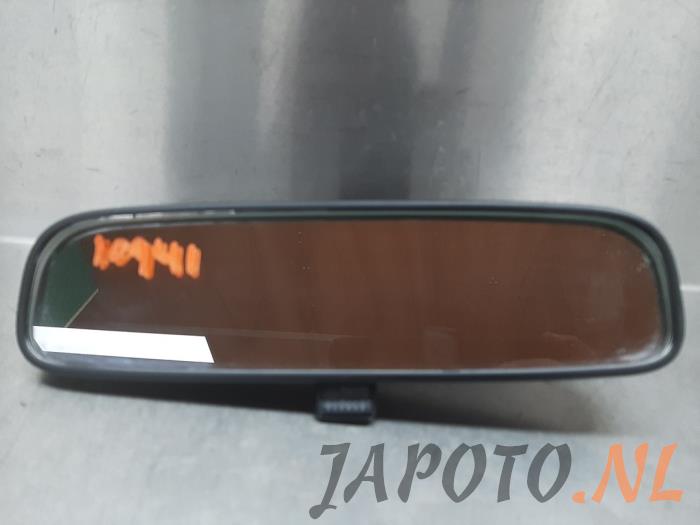 Używane Lusterko wewnetrzne Mitsubishi Space Star (A0) 1.0 12V Cena € 26,20 Procedura marży oferowane przez Japoto Parts B.V.