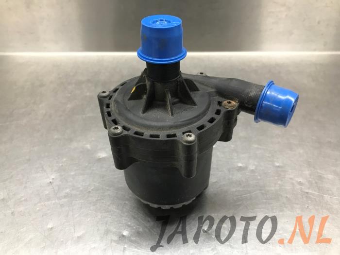 Begagnade Extra vattenpump Nissan Leaf (ZE0) Leaf Pris € 52,45 Marginaltabell erbjuds av Japoto Parts B.V.