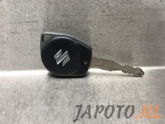Używane Klucz Suzuki Swift (ZA/ZC/ZD) 1.2 16V Cena € 20,95 Procedura marży oferowane przez Japoto Parts B.V.