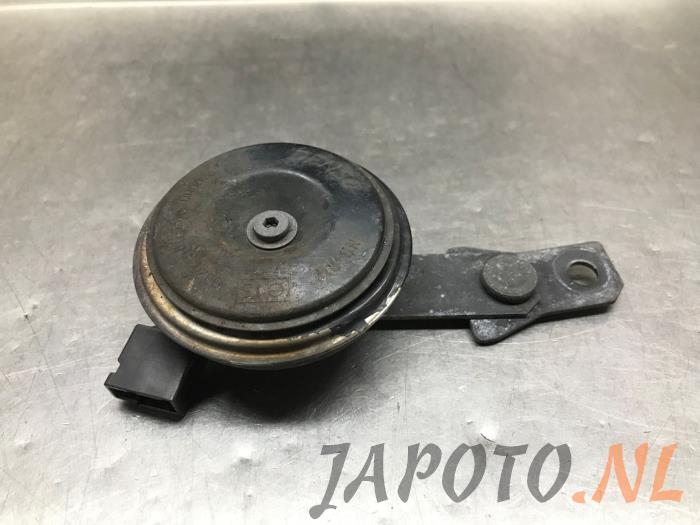 Używane Klakson Toyota Auris (E18) 1.6 Dual VVT-i 16V Cena € 15,70 Procedura marży oferowane przez Japoto Parts B.V.