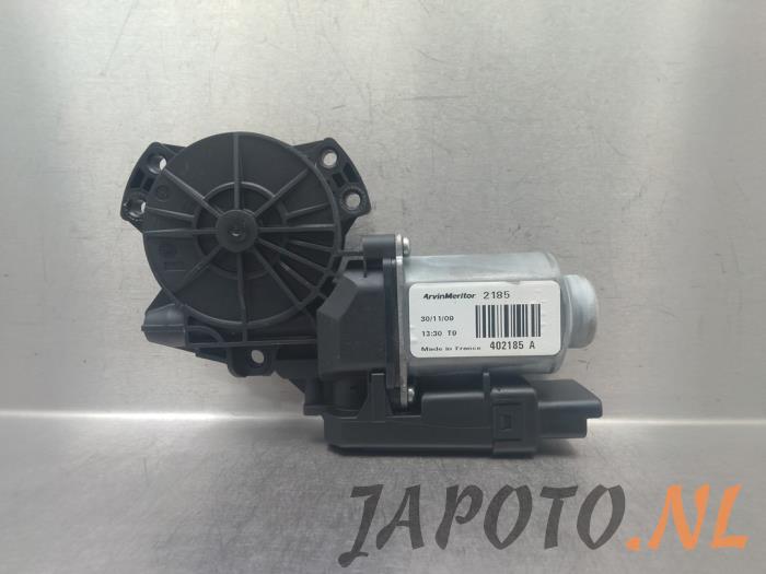 Usados Motor de ventanilla de puerta Kia Pro cee'd (EDB3) 1.4 CVVT 16V Precio € 52,45 Norma de margen ofrecido por Japoto Parts B.V.