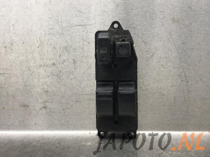 Używane Przelacznik combi okienny Toyota Corolla (E12) 1.6 16V VVT-i Cena € 31,49 Procedura marży oferowane przez Japoto Parts B.V.