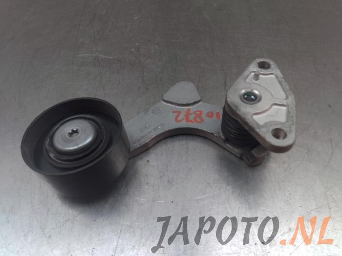 Usados Rodillo tensor correa múltiple Kia Niro I (DE) 1.6 GDI Hybrid Precio € 26,20 Norma de margen ofrecido por Japoto Parts B.V.
