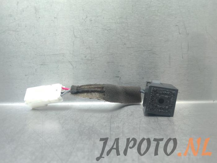 Usados Micrófono Nissan Juke (F15) 1.6 16V Precio € 26,20 Norma de margen ofrecido por Japoto Parts B.V.