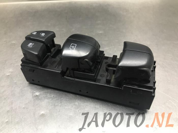 Usados Interruptor combinado de ventanillas Nissan Leaf (ZE1) 39/40kWh Precio € 78,70 Norma de margen ofrecido por Japoto Parts B.V.