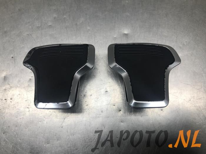 Usagé Kit manettes de commande Kia Niro I (DE) 1.6 GDI PHEV Prix € 52,49 Règlement à la marge proposé par Japoto Parts B.V.