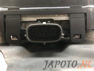 Radarsensor från en Mazda CX-3 (DJ/DK) 1.5 Skyactiv D 105 16V 2015