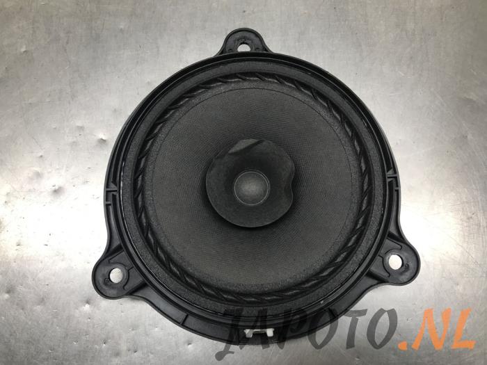 Używane Glosnik Nissan Cube (Z12) 1.6 16V Cena € 15,70 Procedura marży oferowane przez Japoto Parts B.V.