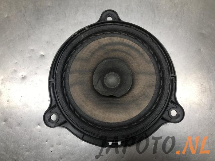 Używane Glosnik Nissan Cube (Z12) 1.6 16V Cena € 15,70 Procedura marży oferowane przez Japoto Parts B.V.