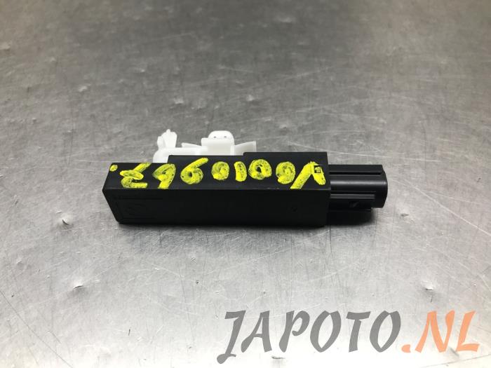 Używane Keyless Entry-Antena Mazda 3 (BM/BN) 2.2 SkyActiv-D 150 16V Cena € 20,95 Procedura marży oferowane przez Japoto Parts B.V.