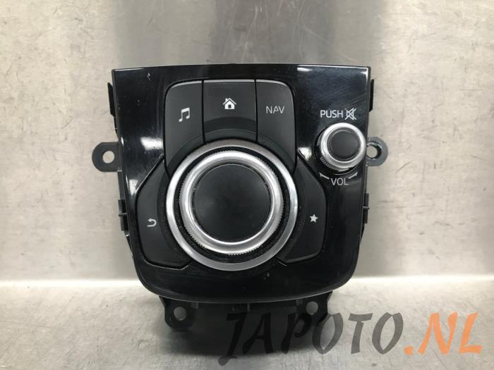 Begagnade Kontrollenhet, multimedia Mazda 3 (BM/BN) 2.2 SkyActiv-D 150 16V Pris € 157,45 Marginaltabell erbjuds av Japoto Parts B.V.