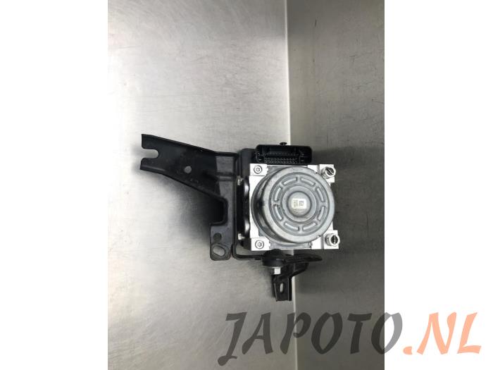 Używane Pompa ABS Suzuki Swift (ZC/ZD) 1.2 Dual Jet 16V SHVS Cena € 231,00 Procedura marży oferowane przez Japoto Parts B.V.