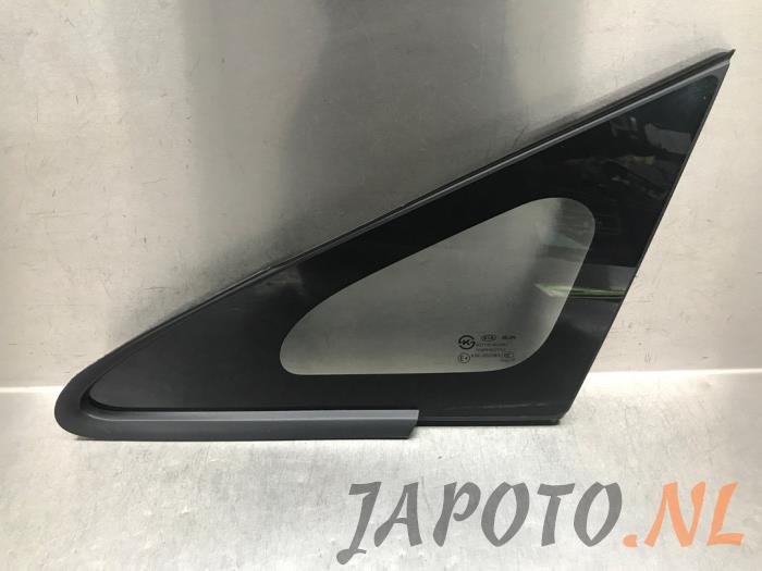 Usados Ventanilla triangular izquierda delante Kia Rio III (UB) 1.2 CVVT 16V Precio € 36,70 Norma de margen ofrecido por Japoto Parts B.V.
