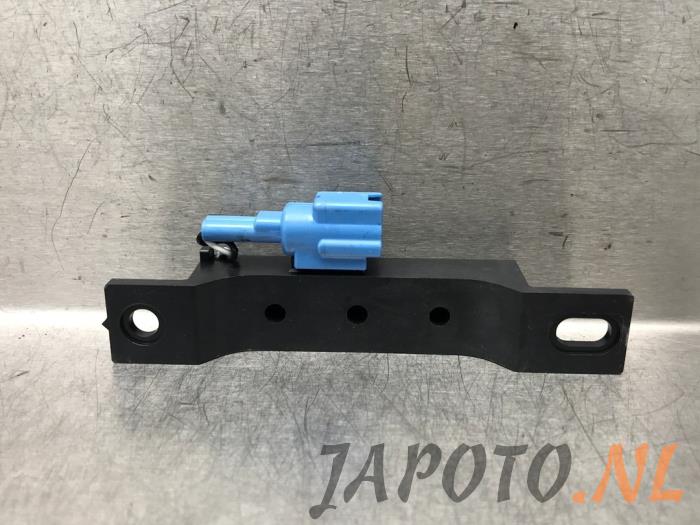Używane Keyless Entry-Antena Nissan NV 200 Evalia (M20M) E-NV200 Cena € 25,35 Z VAT oferowane przez Japoto Parts B.V.