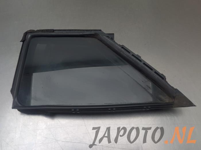 Usados Ventanilla triangular izquierda detrás Toyota C-HR (X1,X5) 1.8 16V Hybrid Precio € 41,95 Norma de margen ofrecido por Japoto Parts B.V.