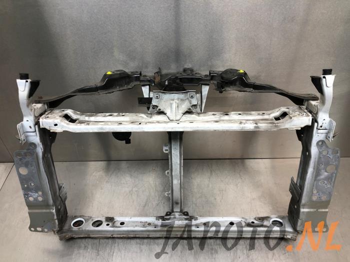 Begagnade Front Toyota C-HR (X1,X5) 1.8 16V Hybrid Pris € 262,45 Marginaltabell erbjuds av Japoto Parts B.V.