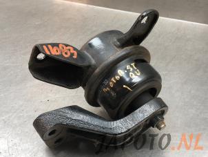 Engine mount from a Kia Venga 1.4 CVVT 16V 2015