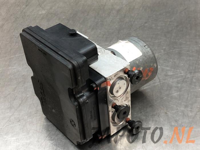 Begagnade ABS pump Kia Venga 1.4 CVVT 16V Pris € 52,48 Marginaltabell erbjuds av Japoto Parts B.V.