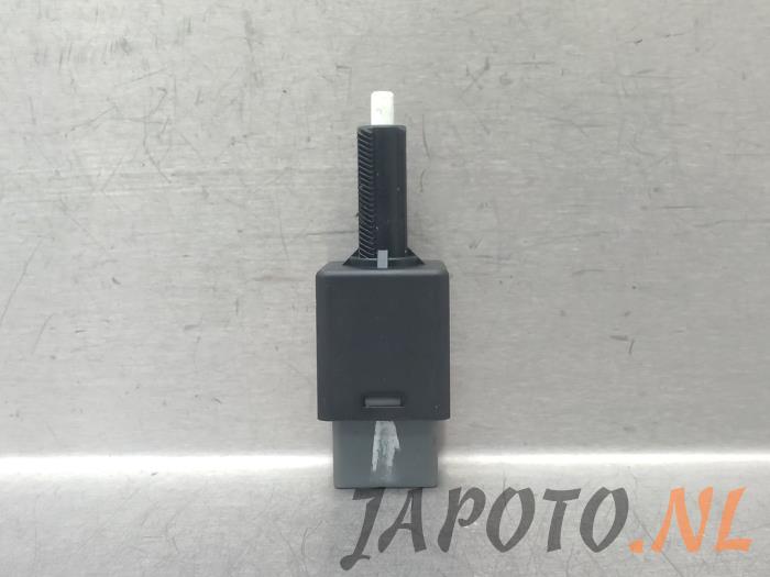 Brake pedal sensor switch