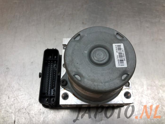 Używane Pompa ABS Hyundai Tucson (TL) 1.6 T-GDi 16V 4WD Cena € 157,45 Procedura marży oferowane przez Japoto Parts B.V.