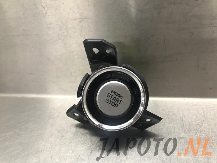 Używane Przelacznik Start/Stop Hyundai Tucson (TL) 1.6 T-GDi 16V 4WD Cena € 26,20 Procedura marży oferowane przez Japoto Parts B.V.
