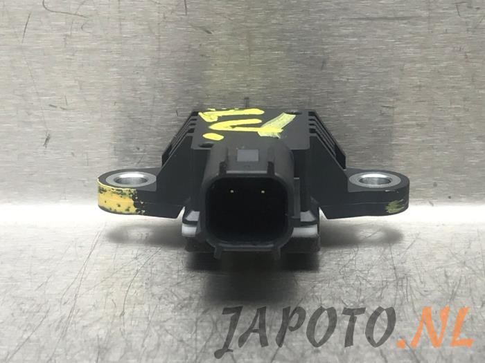 Begagnade Airbagsensor Kia Sportage (QL) 1.6 GDI 16V 4x2 Pris € 20,95 Marginaltabell erbjuds av Japoto Parts B.V.