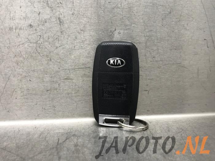 Używane Klucz Kia Cee'd (JDB5) 1.6 CRDi 16V VGT Cena € 26,20 Procedura marży oferowane przez Japoto Parts B.V.