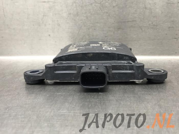 Begagnade Dödvinkelsensor Toyota Yaris Cross (PB1/PJ1) 1.5 12V Hybrid 115 Pris € 157,45 Marginaltabell erbjuds av Japoto Parts B.V.