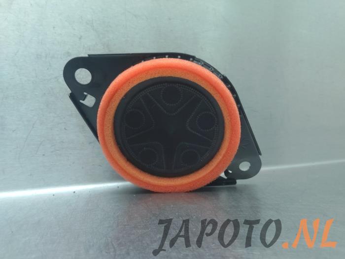 Używane Glosnik Toyota Yaris Cross (PB1/PJ1) 1.5 12V Hybrid 115 Cena € 52,49 Procedura marży oferowane przez Japoto Parts B.V.