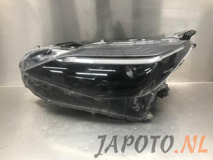 Używane Reflektor lewy Toyota Yaris Cross (PB1/PJ1) 1.5 12V Hybrid 115 Cena € 682,50 Procedura marży oferowane przez Japoto Parts B.V.