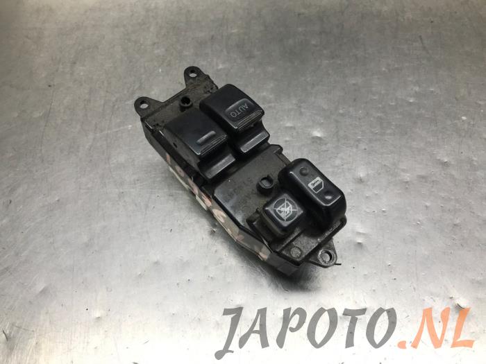 Usados Interruptor combinado de ventanillas Toyota Yaris Verso (P2) 1.3 16V Precio € 36,70 Norma de margen ofrecido por Japoto Parts B.V.