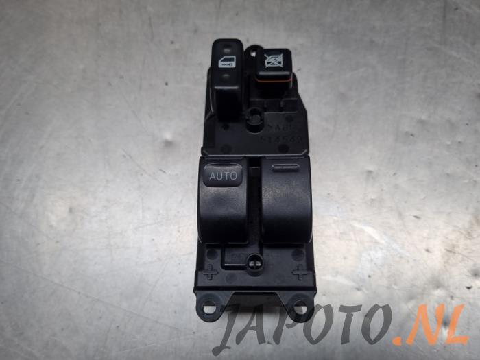 Usados Interruptor combinado de ventanillas Toyota Yaris Verso (P2) 1.3 16V Precio € 36,70 Norma de margen ofrecido por Japoto Parts B.V.