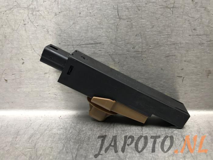 Używane Keyless Entry-Antena Toyota Corolla Touring Sport (E21/EH1) 1.8 16V Hybrid Cena € 20,95 Procedura marży oferowane przez Japoto Parts B.V.