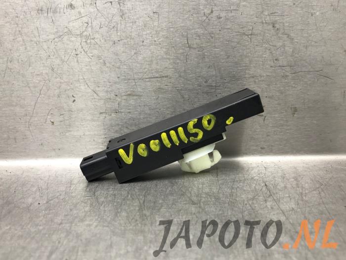 Używane Keyless Entry-Antena Toyota Corolla Touring Sport (E21/EH1) 1.8 16V Hybrid Cena € 20,95 Procedura marży oferowane przez Japoto Parts B.V.
