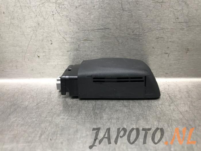 Begagnade Regnsensor Toyota Corolla Touring Sport (E21/EH1) 1.8 16V Hybrid Pris € 26,25 Marginaltabell erbjuds av Japoto Parts B.V.