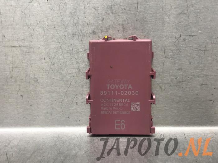Usados Módulo Gateway Toyota Corolla Touring Sport (E21/EH1) 1.8 16V Hybrid Precio € 26,24 Norma de margen ofrecido por Japoto Parts B.V.