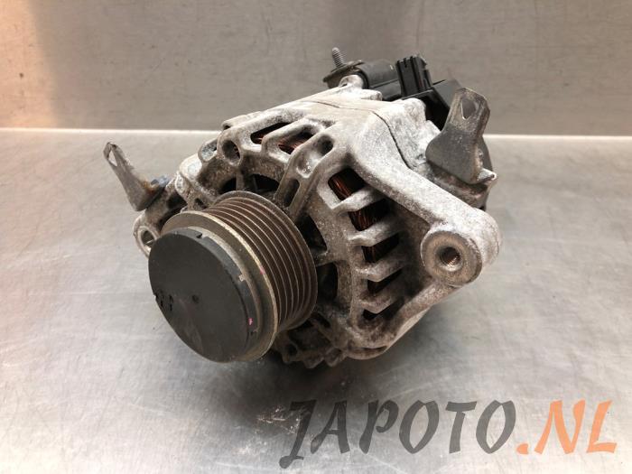 Used Dynamo Toyota Yaris III (P13) 1.0 12V VVT-i Price € 52,49 Margin scheme offered by Japoto Parts B.V.