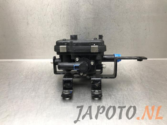 Begagnade Extra vattenpump Hyundai Kona (OS) 64 kWh Pris € 104,95 Marginaltabell erbjuds av Japoto Parts B.V.