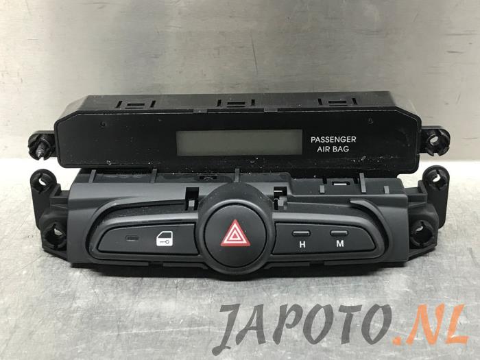 Begagnade Innerdisplay Hyundai iX20 (JC) 1.4i 16V Pris € 26,20 Marginaltabell erbjuds av Japoto Parts B.V.