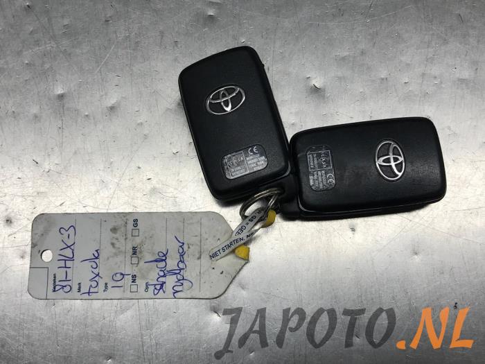 Używane Klucz Toyota iQ 1.0 12V VVT-i Cena € 47,20 Procedura marży oferowane przez Japoto Parts B.V.