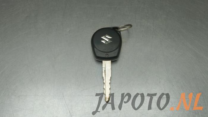Używane Klucz Suzuki Swift (ZA/ZC/ZD) 1.2 16V Cena € 20,95 Procedura marży oferowane przez Japoto Parts B.V.