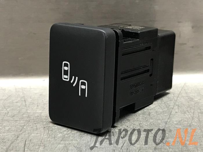 Usados Interruptor (varios) Mitsubishi Outlander (GF/GG) Precio € 15,70 Norma de margen ofrecido por Japoto Parts B.V.
