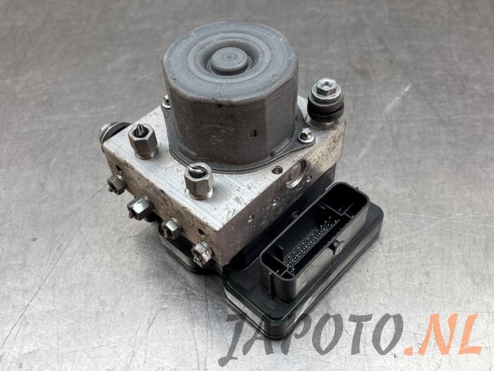 Usagé Pompe ABS Nissan Pulsar (C13) 1.6 GT DiG-T 16V Prix € 78,74 Règlement à la marge proposé par Japoto Parts B.V.
