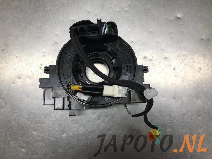 Begagnade Airbagring Toyota Yaris IV (P21/PA1/PH1) 1.5 12V Hybrid 115 Pris € 78,70 Marginaltabell erbjuds av Japoto Parts B.V.