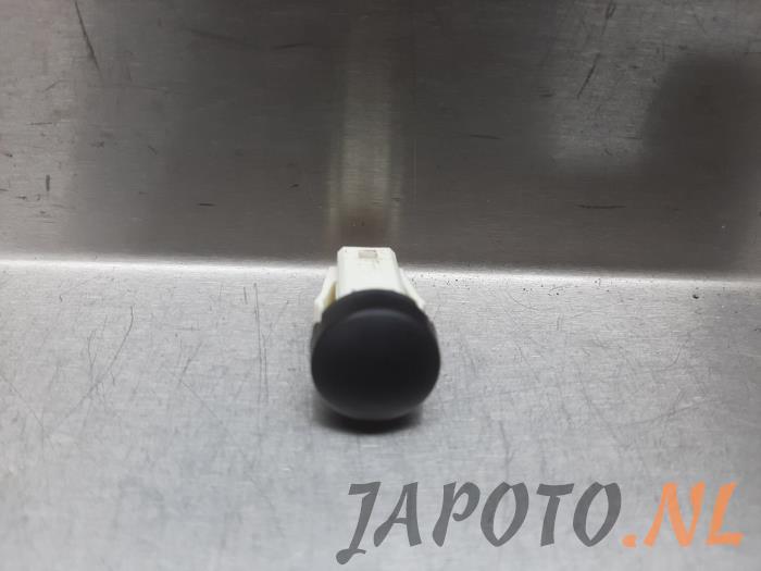 Gebrauchte Lichtsensor Toyota Yaris IV (P21/PA1/PH1) 1.5 12V Hybrid 115 Preis € 26,20 Margenregelung angeboten von Japoto Parts B.V.